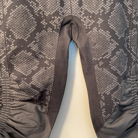 Lululemon Compression Leggings - Picture 4 of 4